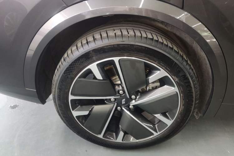Used Li Auto L8 2025 Max Smart Refresh Edition Right Rear Wheel Hub