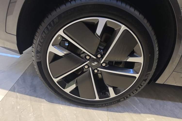 Used Li Auto L8 2025 Max Smart Refresh Edition Right Rear Wheel Hub