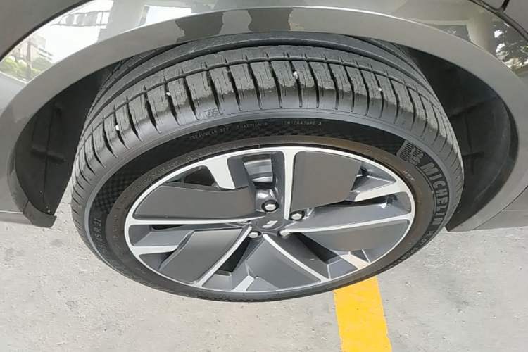 Used Li Auto L8 2025 Max Smart Refresh Edition Right Rear Wheel Hub