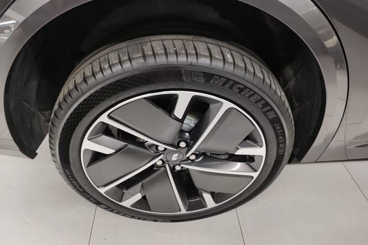 Used Li Auto L8 2025 Ultra Smart Refreshed Edition Right Rear Wheel Hub