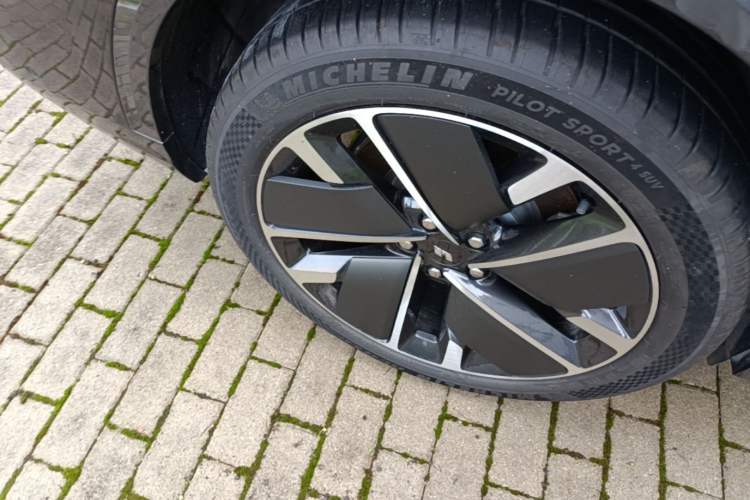 Used Li Auto L8 2025 Max Smart Refresh Edition Right Rear Wheel Hub