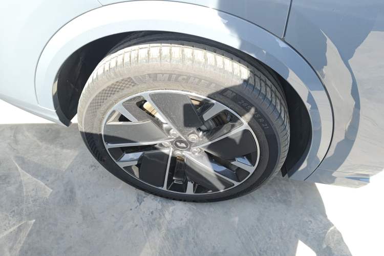 Used Li Auto L8 2025 Ultra Smart Refreshed Edition Right Rear Wheel Hub