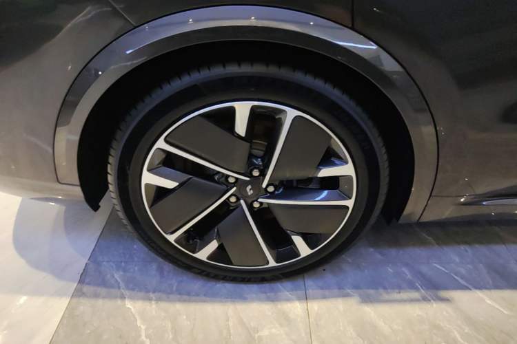 Used Li Auto L8 2025 Max Smart Refresh Edition Right Rear Wheel Hub