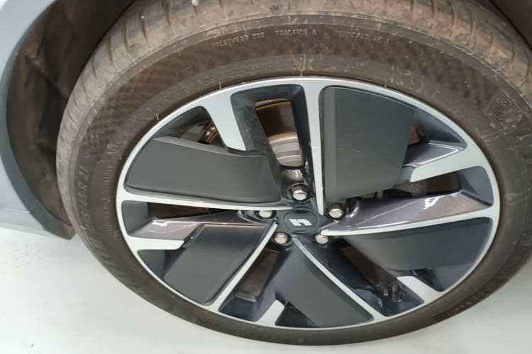 Used Li Auto L8 2025 Ultra Smart Refreshed Edition Right Rear Wheel Hub
