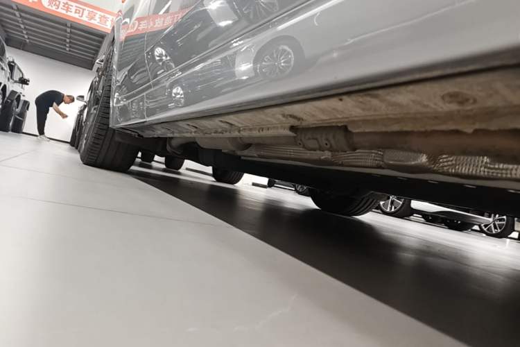 Used Li Auto L8 2025 Pro Smart Refresh Edition Right Side Sill