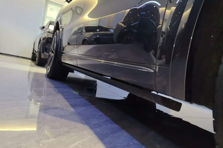 Used Li Auto L8 2025 Ultra Smart Refreshed Edition Right Side Sill