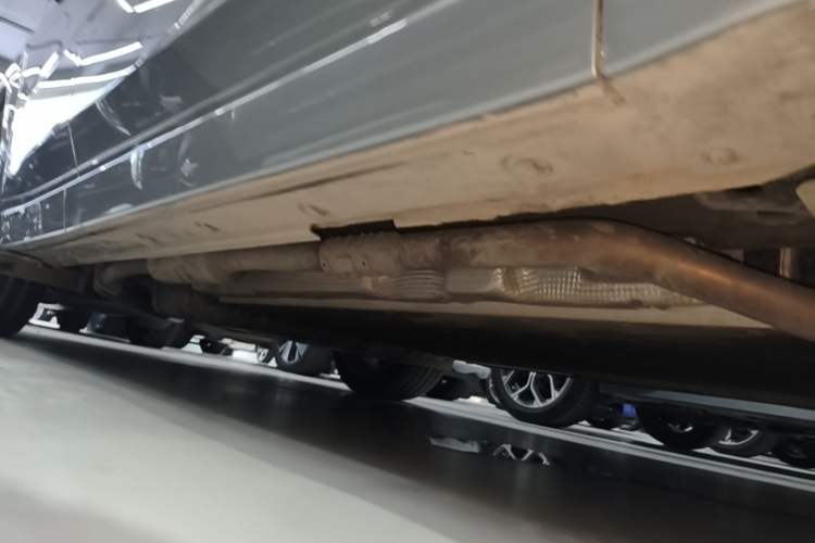 Used Li Auto L8 2025 Ultra Smart Refreshed Edition Right Side Sill