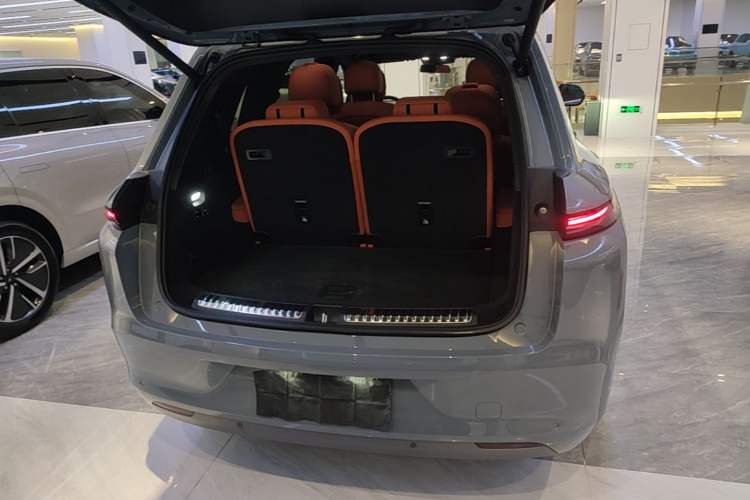Used Li Auto L8 2025 Max Smart Refresh Edition Trunk