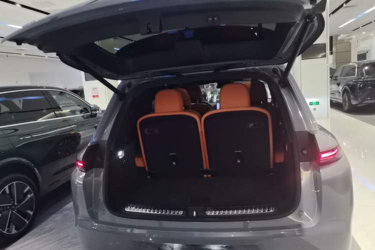 Used Li Auto L8 2025 Max Smart Refresh Edition Trunk