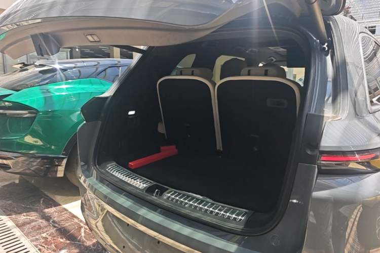 Used Li Auto L8 2025 Ultra Smart Refreshed Edition Trunk