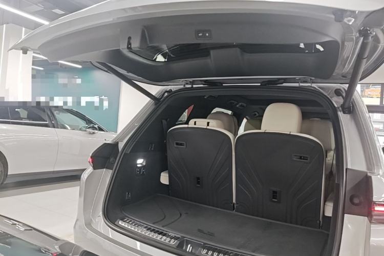 Used Li Auto L8 2025 Pro Smart Refresh Edition Trunk