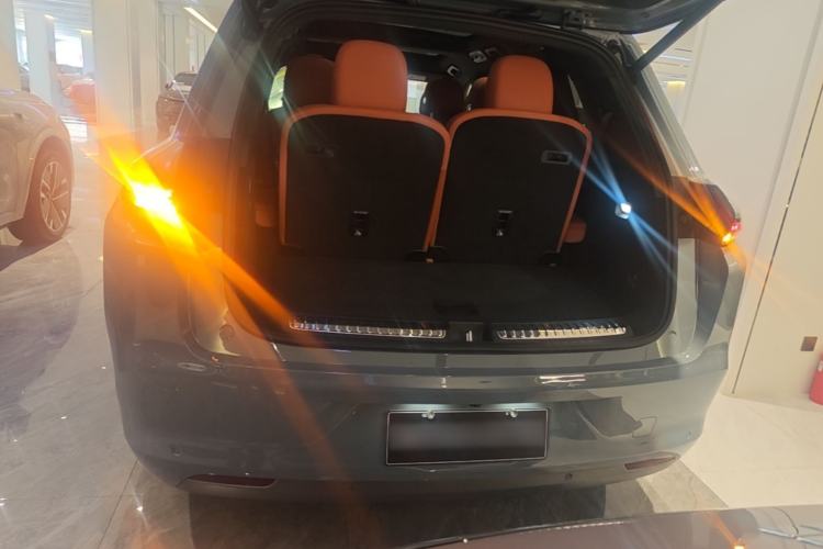 Used Li Auto L8 2025 Max Smart Refresh Edition Trunk