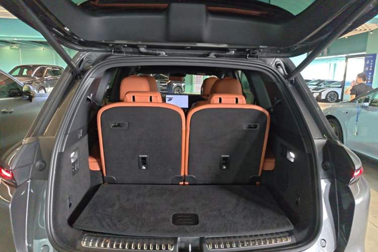 Used Li Auto L8 2025 Max Smart Refresh Edition Trunk