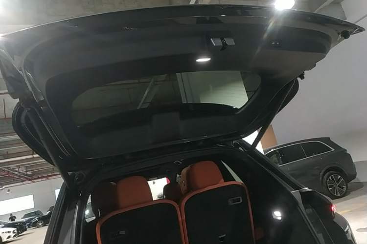 Used Li Auto L8 2025 Max Smart Refresh Edition Trunk