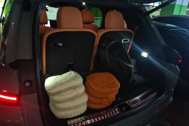 Used Li Auto L8 2025 Max Smart Refresh Edition Trunk