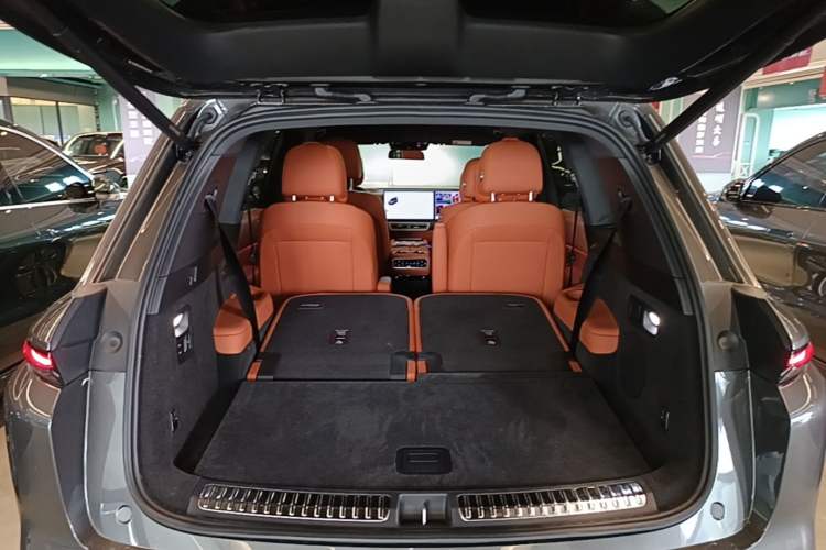 Used Li Auto L8 2025 Max Smart Refresh Edition Trunk
