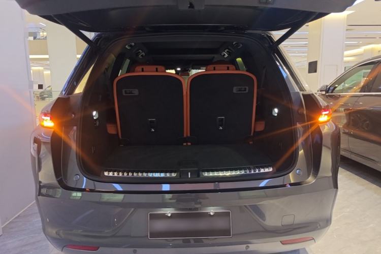 Used Li Auto L8 2025 Max Smart Refresh Edition Trunk