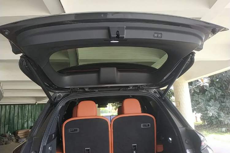 Used Li Auto L8 2025 Max Smart Refresh Edition Trunk
