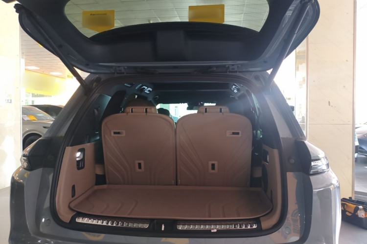 Used Li Auto L8 2025 Pro Smart Refresh Edition Trunk