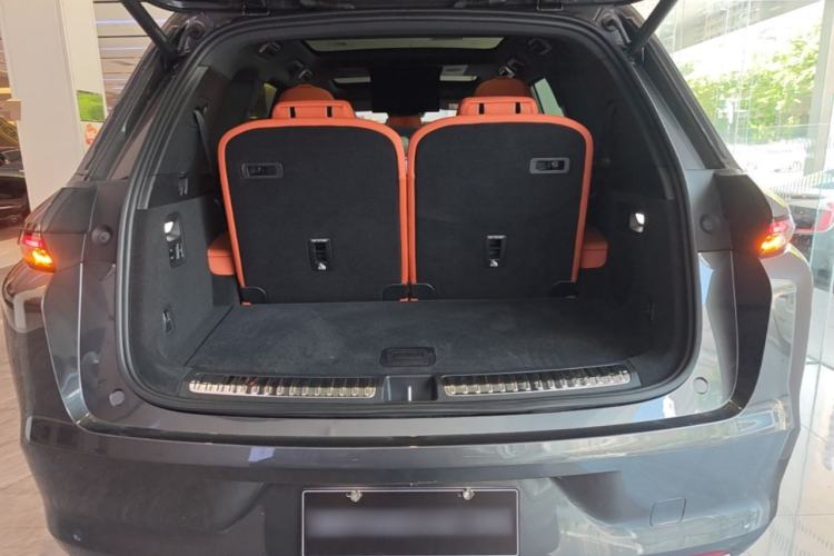 Used Li Auto L8 2025 Ultra Smart Refreshed Edition Trunk