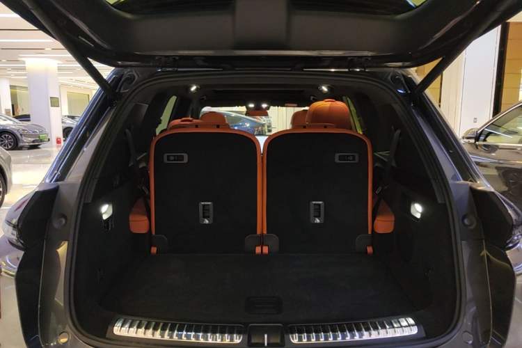 Used Li Auto L8 2025 Max Smart Refresh Edition Trunk