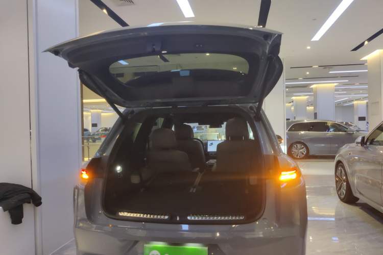 Used Li Auto L8 2025 Ultra Smart Refreshed Edition Trunk
