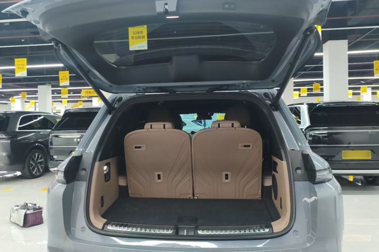 Used Li Auto L8 2025 Pro Smart Refresh Edition Trunk