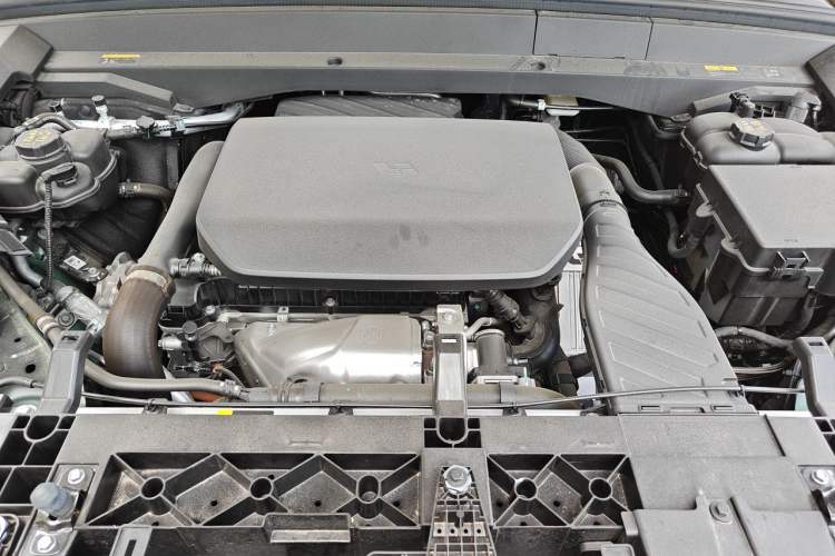 Used Li Auto L8 2025 Max Smart Refresh Edition Engine Bay