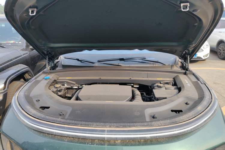Used Li Auto L8 2025 Max Smart Refresh Edition Engine Bay