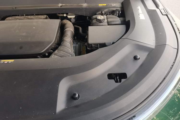 Used Li Auto L8 2025 Max Smart Refresh Edition Engine Bay Left