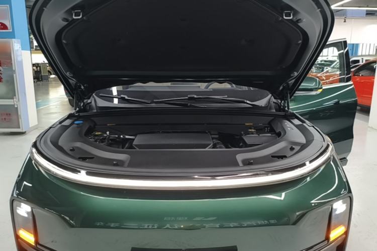 Used Li Auto L8 2025 Ultra Smart Refreshed Edition Engine Bay