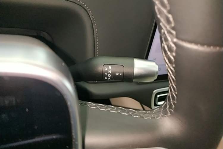 Used Li Auto L8 2025 Ultra Smart Refreshed Edition Gear Lever