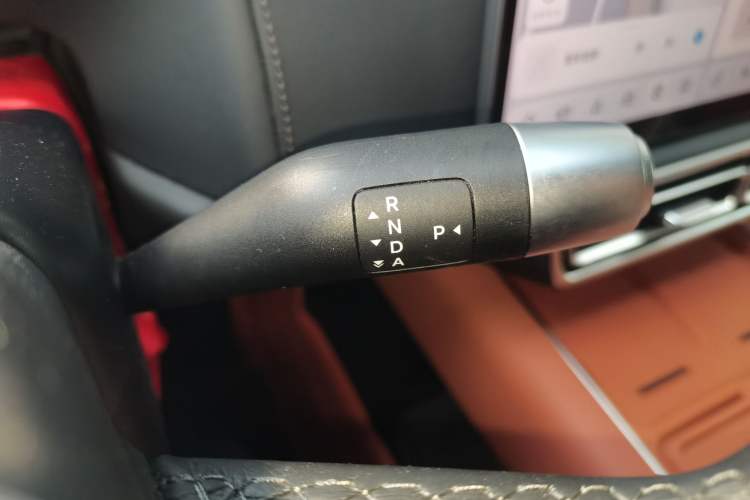 Used Li Auto L8 2025 Max Smart Refresh Edition Gear Lever