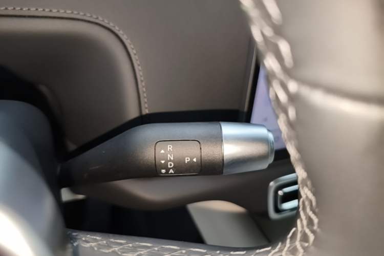 Used Li Auto L8 2025 Ultra Smart Refreshed Edition Gear Lever