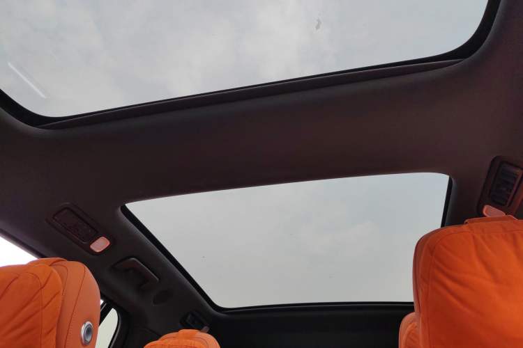 Used Li Auto L8 2025 Max Smart Refresh Edition Headliner
