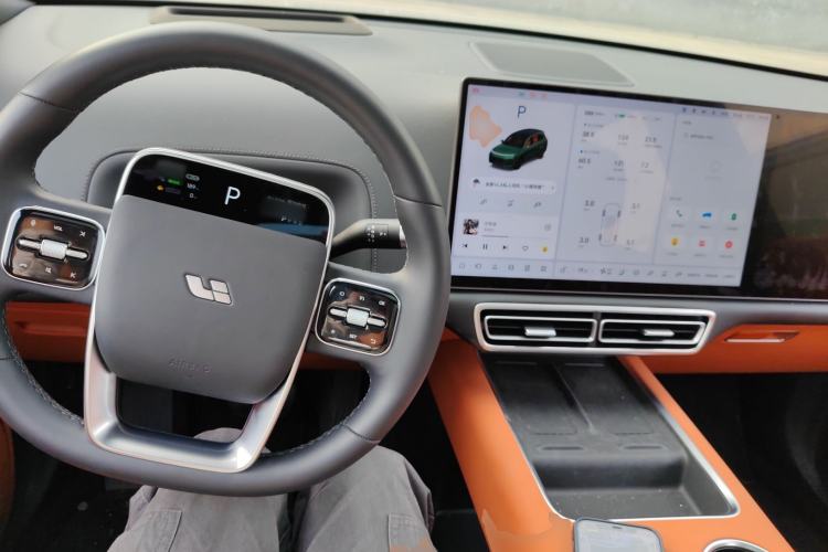 Used Li Auto L8 2025 Max Smart Refresh Edition Interior 2