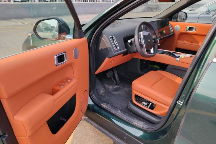 Used Li Auto L8 2025 Max Smart Refresh Edition Interior 3