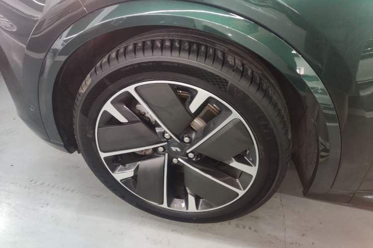 Used Li Auto L8 2025 Ultra Smart Refreshed Edition Left Front Wheel Hub
