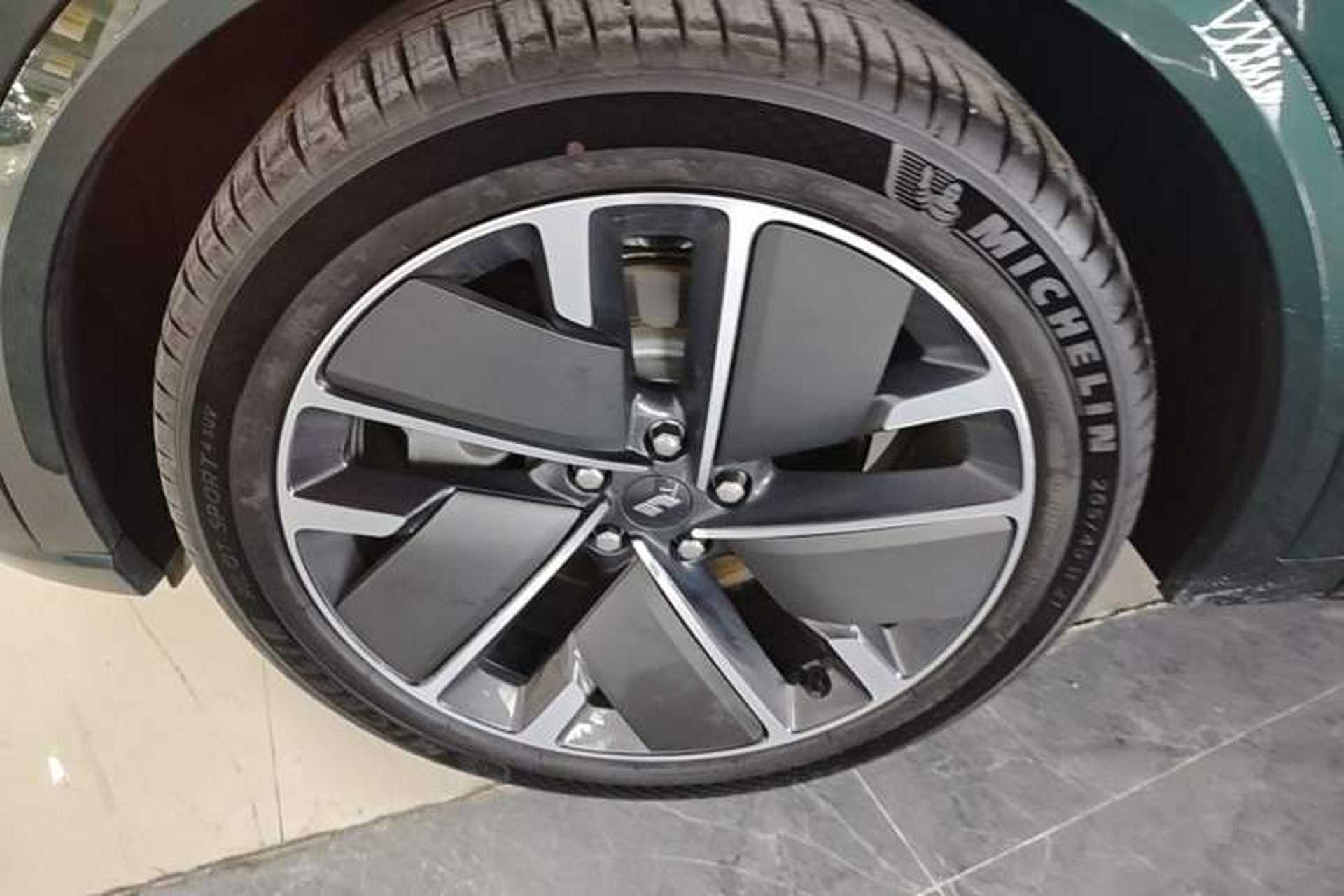 Used Li Auto L8 2025 Ultra Smart Refreshed Edition Left Front Wheel Hub