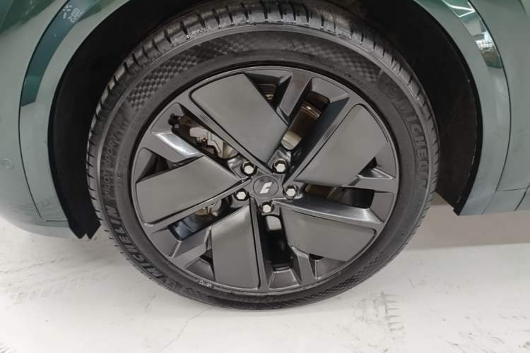 Used Li Auto L8 2025 Ultra Smart Refreshed Edition Left Front Wheel Hub