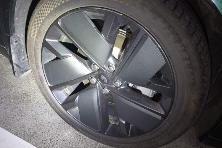 Used Li Auto L8 2025 Max Smart Refresh Edition Right Front Wheel Hub