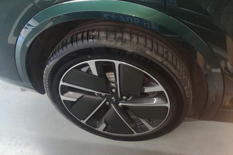 Used Li Auto L8 2025 Ultra Smart Refreshed Edition Right Rear Wheel Hub