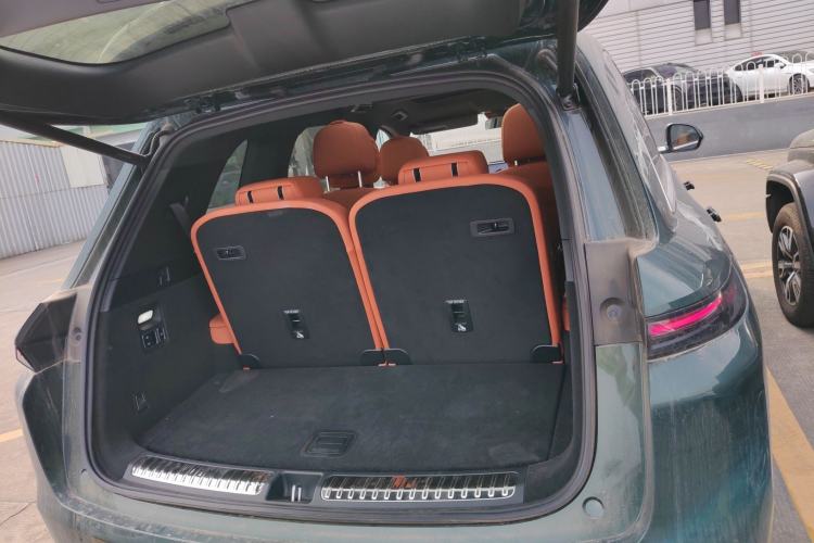 Used Li Auto L8 2025 Max Smart Refresh Edition Trunk
