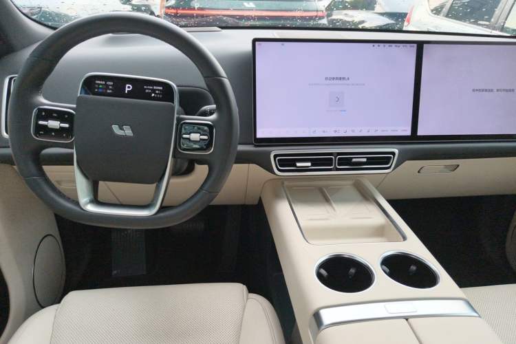 Used Li Auto L8 2025 Max Smart Refresh Edition Center Console