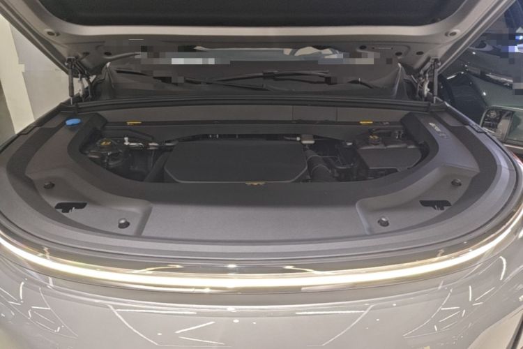 Used Li Auto L8 2025 Ultra Smart Refreshed Edition Engine Bay