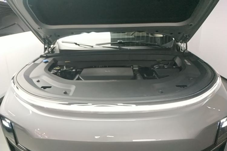 Used Li Auto L8 2025 Ultra Smart Refreshed Edition Engine Bay