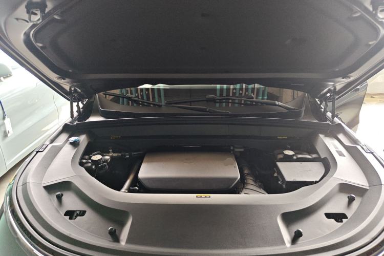 Used Li Auto L8 2025 Max Smart Refresh Edition Engine Bay