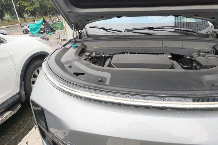 Used Li Auto L8 2025 Max Smart Refresh Edition Engine Bay Right