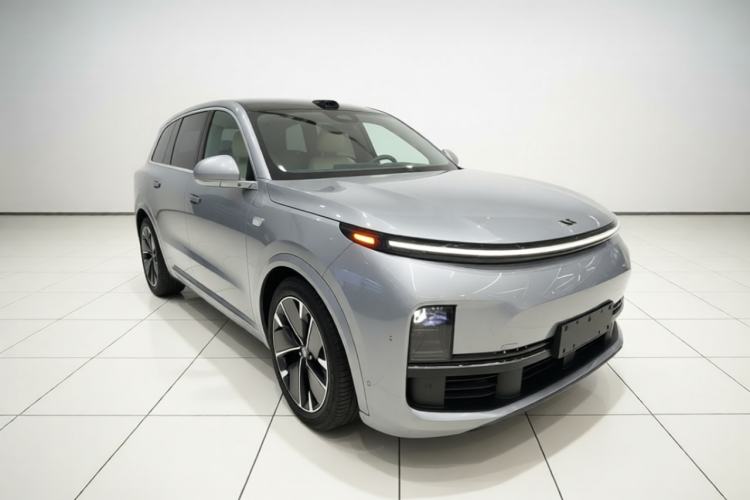 Used Li Auto L8 2025 Ultra Smart Refreshed Edition Front Right 45 Deg