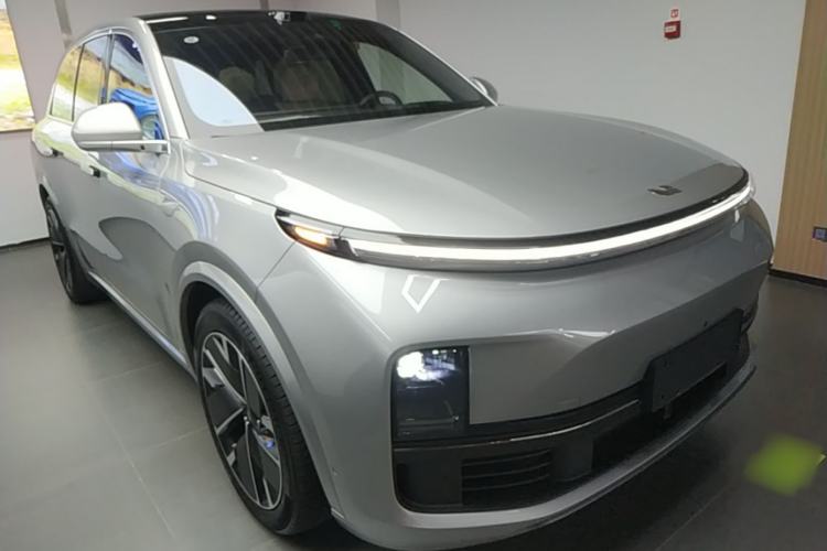 Used Li Auto L8 2025 Ultra Smart Refreshed Edition Front Right 45 Deg